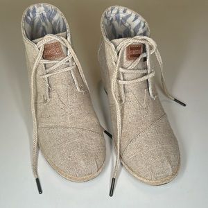 EUC TOMS Desert Wedge Ankle Lace Up Bootie